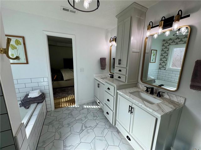 12764 S Gallery Street, Olathe, KS 66062