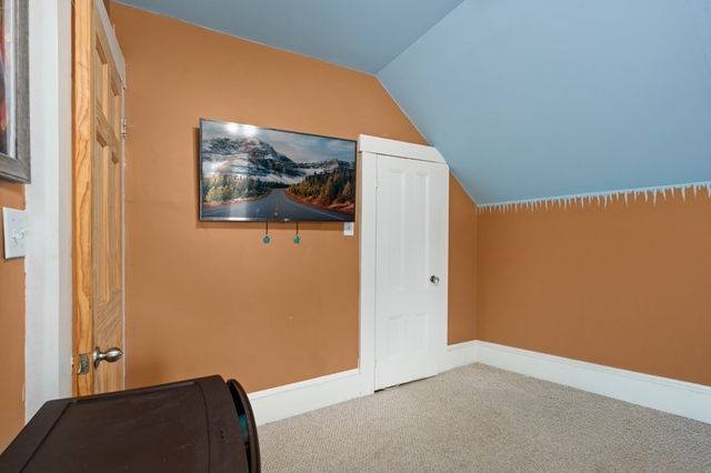55 Arlington St, Lowell, MA 01854