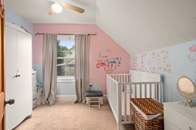 55 Arlington St, Lowell, MA 01854