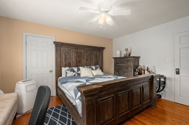 55 Arlington St, Lowell, MA 01854
