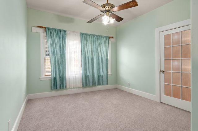 55 Arlington St, Lowell, MA 01854