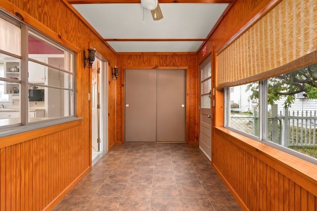 55 Arlington St, Lowell, MA 01854