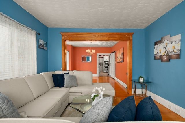 55 Arlington St, Lowell, MA 01854