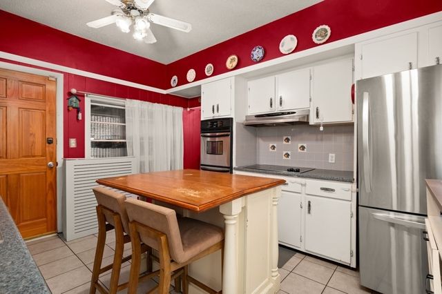 55 Arlington St, Lowell, MA 01854