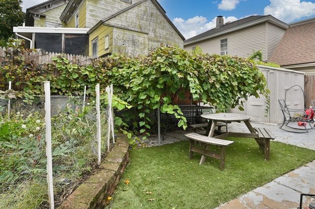 55 Arlington St, Lowell, MA 01854