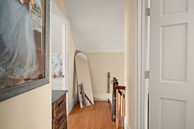 55 Arlington St, Lowell, MA 01854