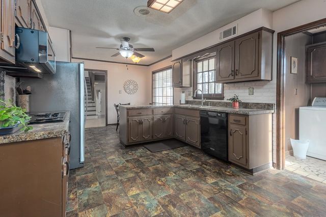 11 VIKING DR, Memphis, TN 38018