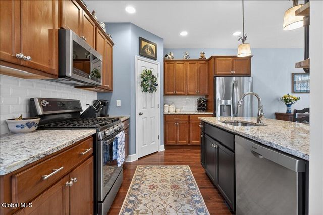 21 Hillman Loop, Round Lake, NY 12151