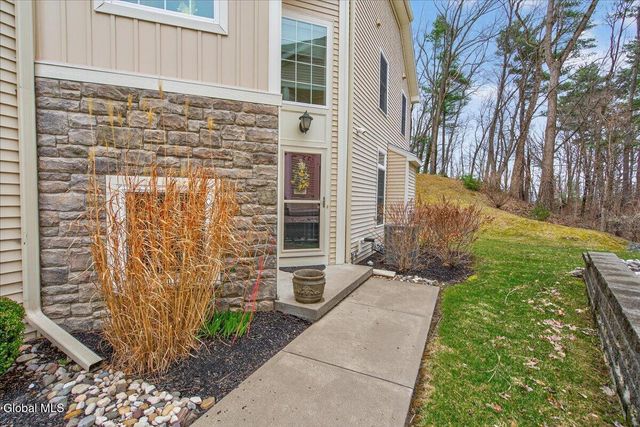 21 Hillman Loop, Round Lake, NY 12151