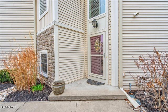 21 Hillman Loop, Round Lake, NY 12151