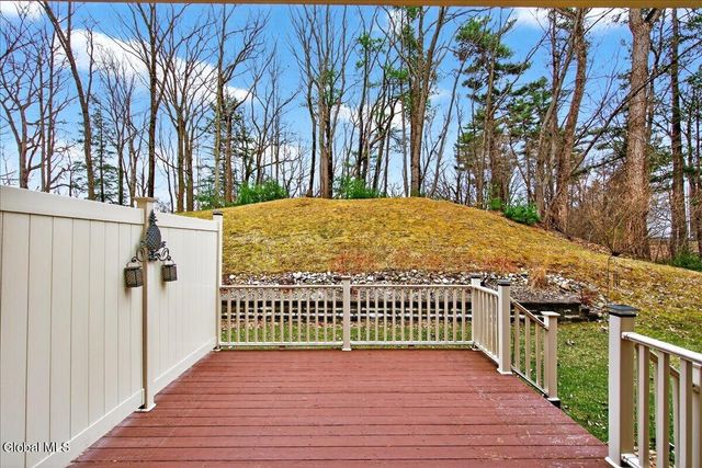 21 Hillman Loop, Round Lake, NY 12151