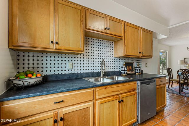 540 MARTHMONT Way, El Paso, TX 79912