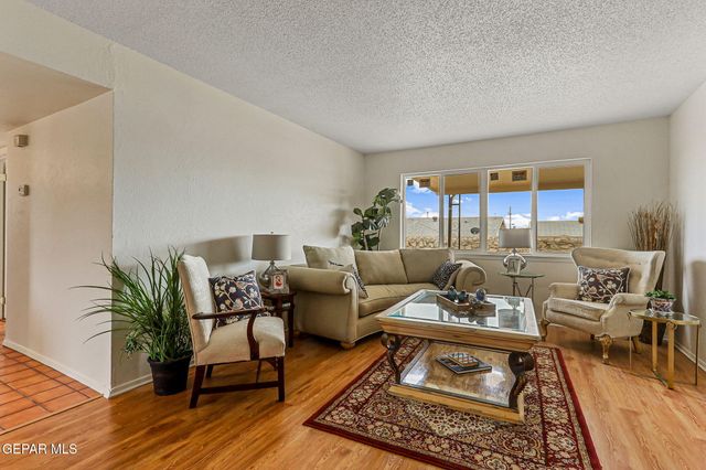 540 MARTHMONT Way, El Paso, TX 79912