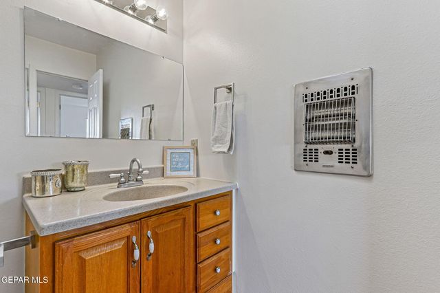 540 MARTHMONT Way, El Paso, TX 79912