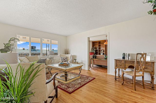 540 MARTHMONT Way, El Paso, TX 79912