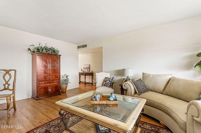 540 MARTHMONT Way, El Paso, TX 79912