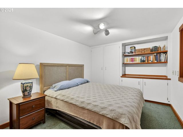 3564 Sw COUNCIL CREST Dr, Portland, OR 97239