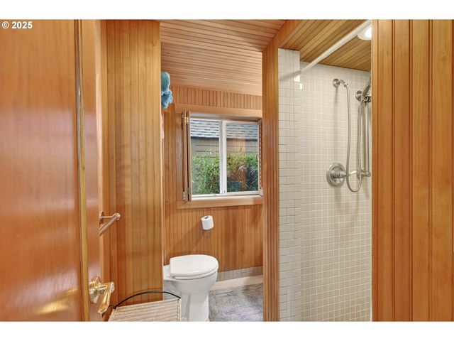 3564 Sw COUNCIL CREST Dr, Portland, OR 97239