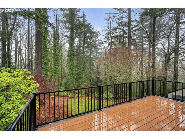 3564 Sw COUNCIL CREST Dr, Portland, OR 97239