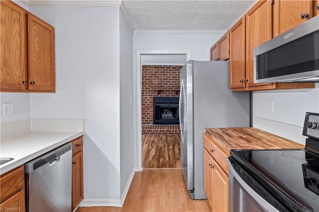 327 Mar Don Hills Court, Winston-salem, NC 27104