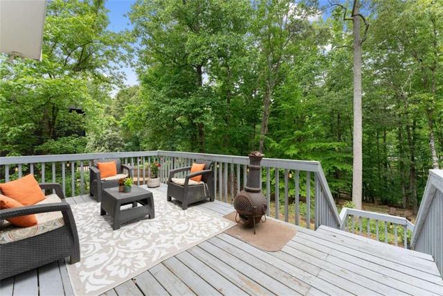 6220 Germantown Drive, Flowery Branch, GA 30542
