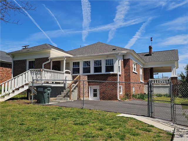 208 Pendelton Street, Pickens, SC 29671