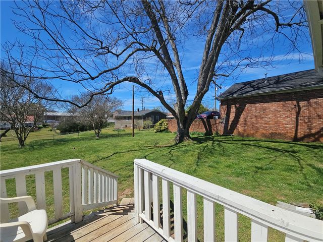 208 Pendelton Street, Pickens, SC 29671