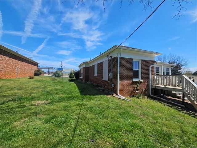 208 Pendelton Street, Pickens, SC 29671