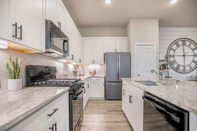 213 Flora Springs CV, Liberty Hill, TX 78642