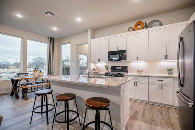 213 Flora Springs CV, Liberty Hill, TX 78642