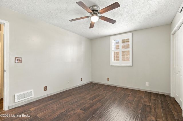 12207 Somerset Dr, Louisville, KY 40229