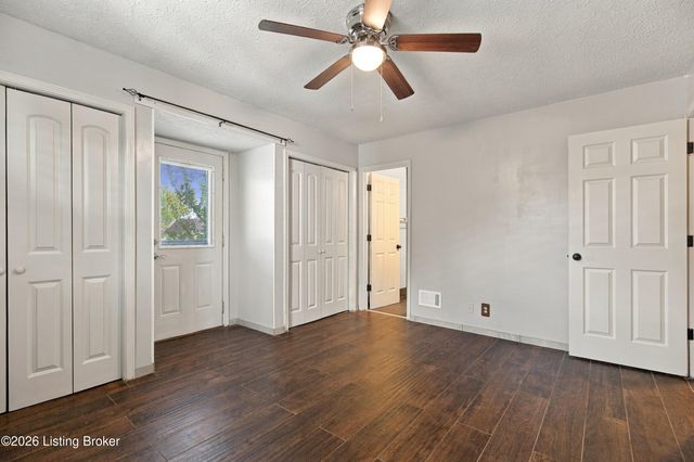 12207 Somerset Dr, Louisville, KY 40229