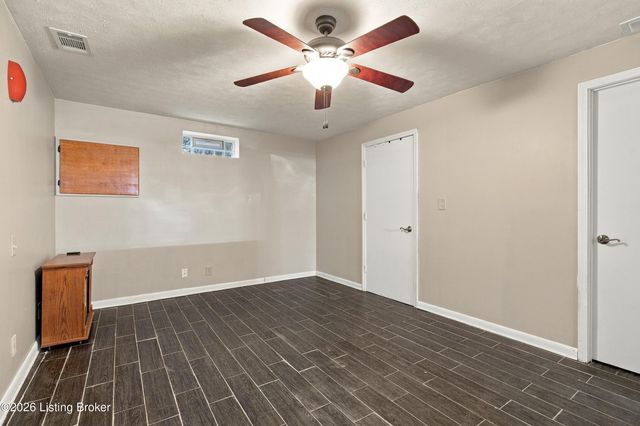 12207 Somerset Dr, Louisville, KY 40229