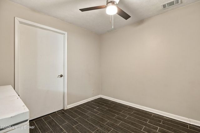 12207 Somerset Dr, Louisville, KY 40229