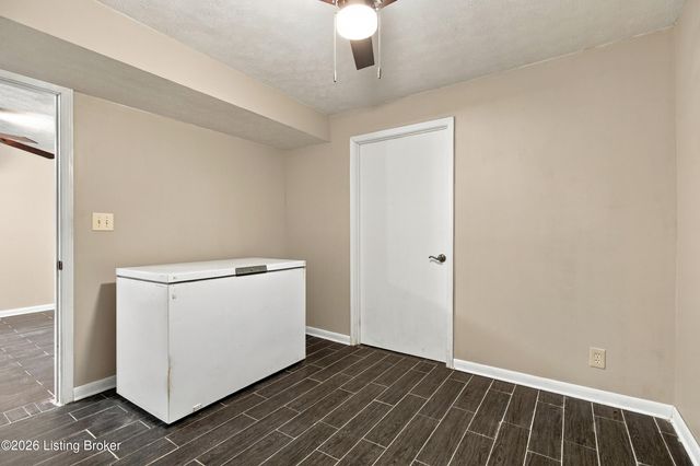 12207 Somerset Dr, Louisville, KY 40229