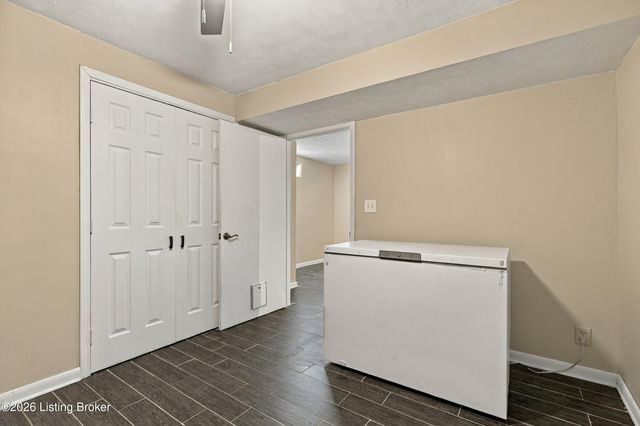 12207 Somerset Dr, Louisville, KY 40229