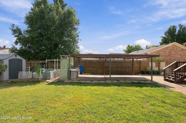 12207 Somerset Dr, Louisville, KY 40229