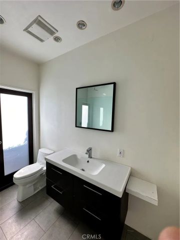 11336 Montana, Los Angeles, CA 90049