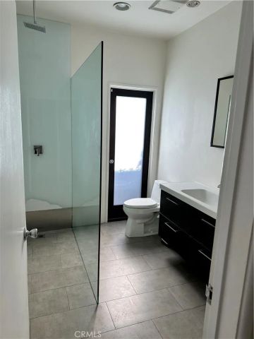 11336 Montana, Los Angeles, CA 90049