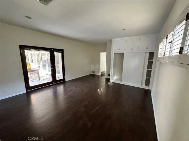 11336 Montana, Los Angeles, CA 90049