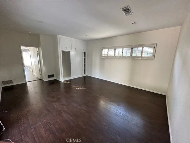11336 Montana, Los Angeles, CA 90049