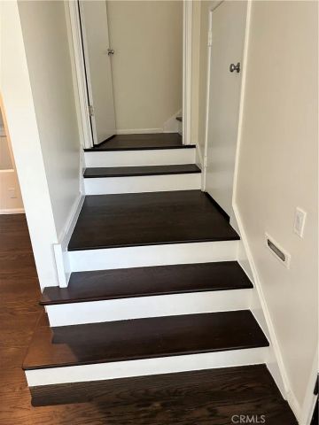 11336 Montana, Los Angeles, CA 90049