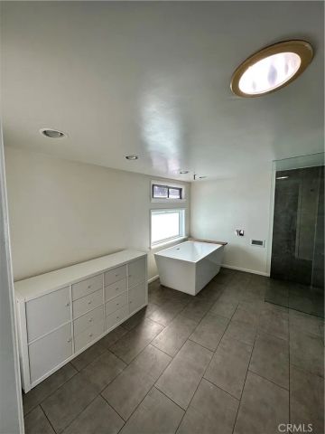 11336 Montana, Los Angeles, CA 90049