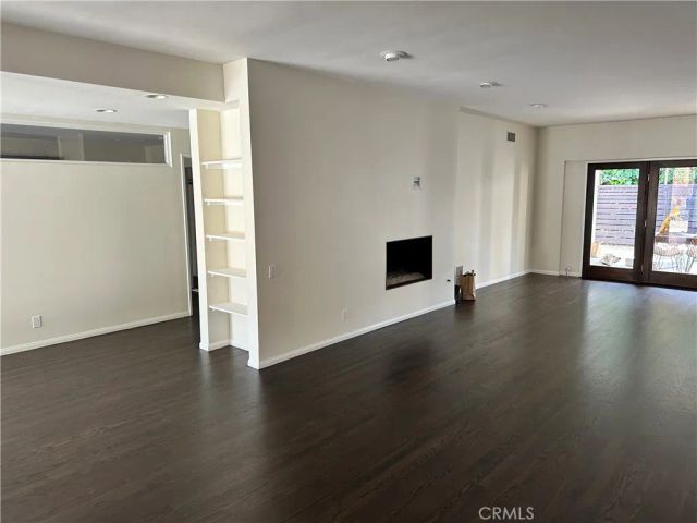 11336 Montana, Los Angeles, CA 90049
