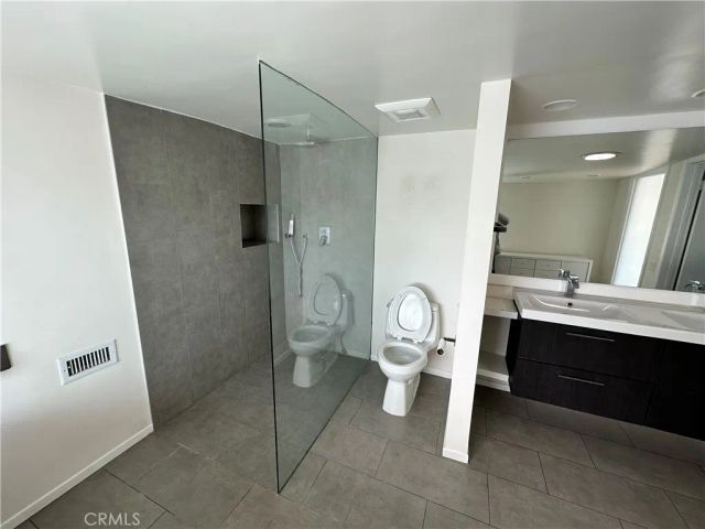 11336 Montana, Los Angeles, CA 90049