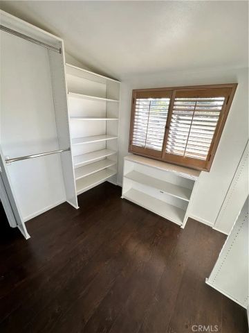 11336 Montana, Los Angeles, CA 90049