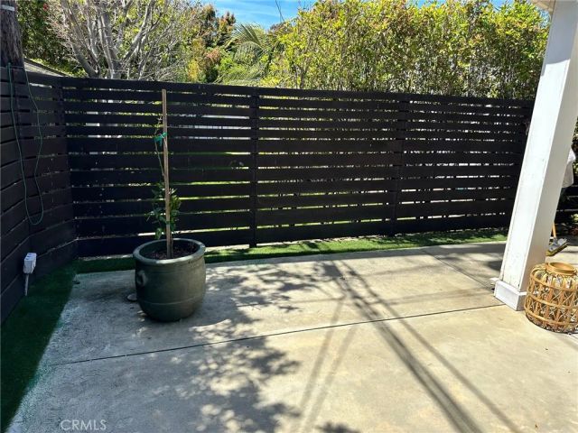 11336 Montana, Los Angeles, CA 90049