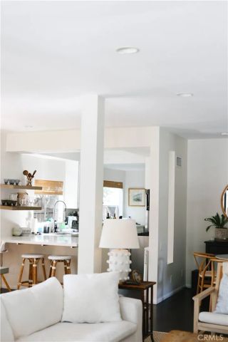 11336 Montana, Los Angeles, CA 90049