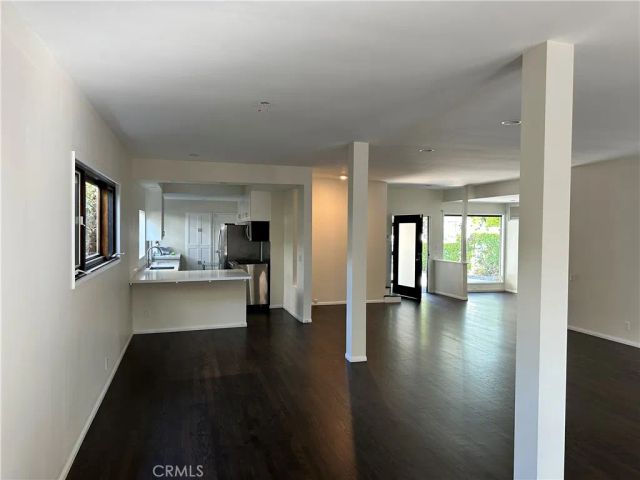 11336 Montana, Los Angeles, CA 90049