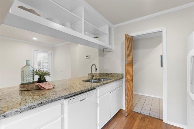 900 Taulbee LN 109, Austin, TX 78757